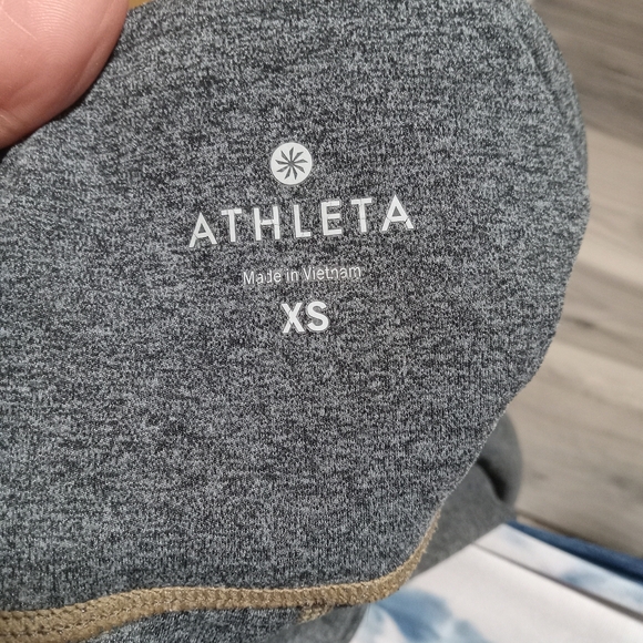 Athleta cropped leggings - Picture 2 of 4